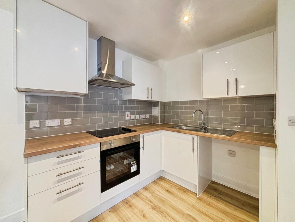 2 bed 1st Floor Flat for rent in Farnborough. From Bridges Estate Agents - Farnborough