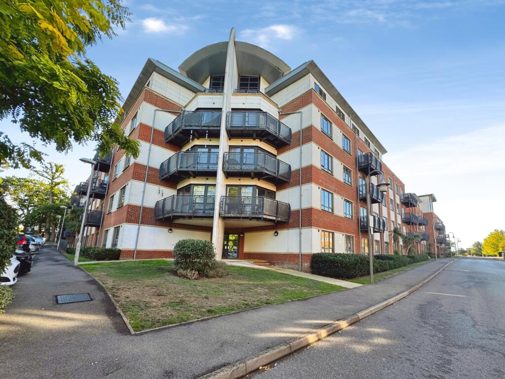 2 bed 1st Floor Flat for rent in Farnborough. From Bridges Estate Agents - Farnborough