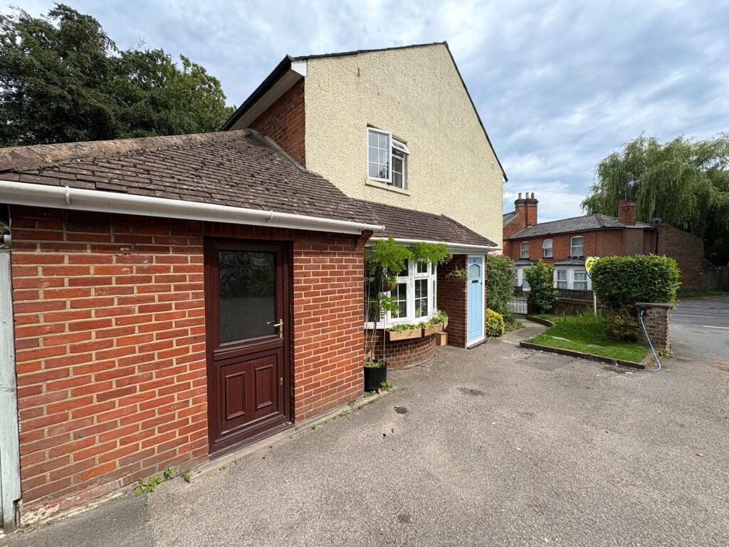 2 bed End of Terrace for rent in Upper Hale. From Bridges Estate Agents - Farnham
