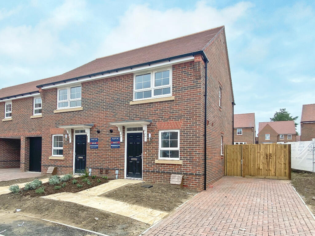 2 bed Semi Detached for rent in Tongham. From Bridges Estate Agents - Farnham 2 bed Semi Detached for rent in Tongham. From Bridges Estate Agents - Farnham