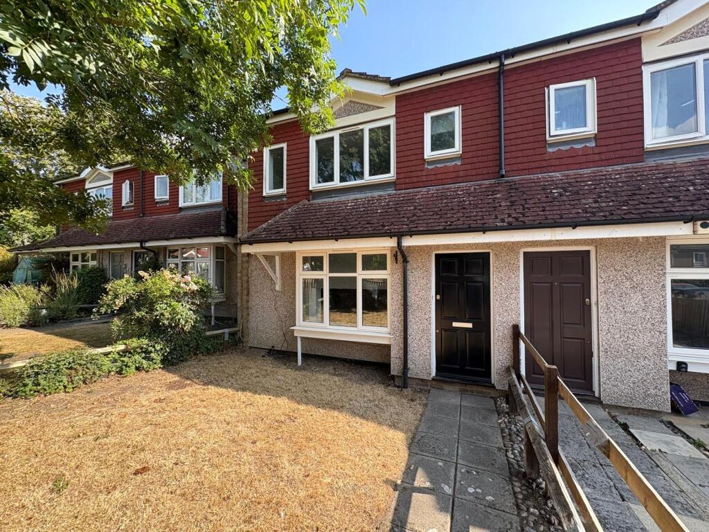 2 bed Mid Terraced House for rent in Farnham. From Bridges Estate Agents - Farnham