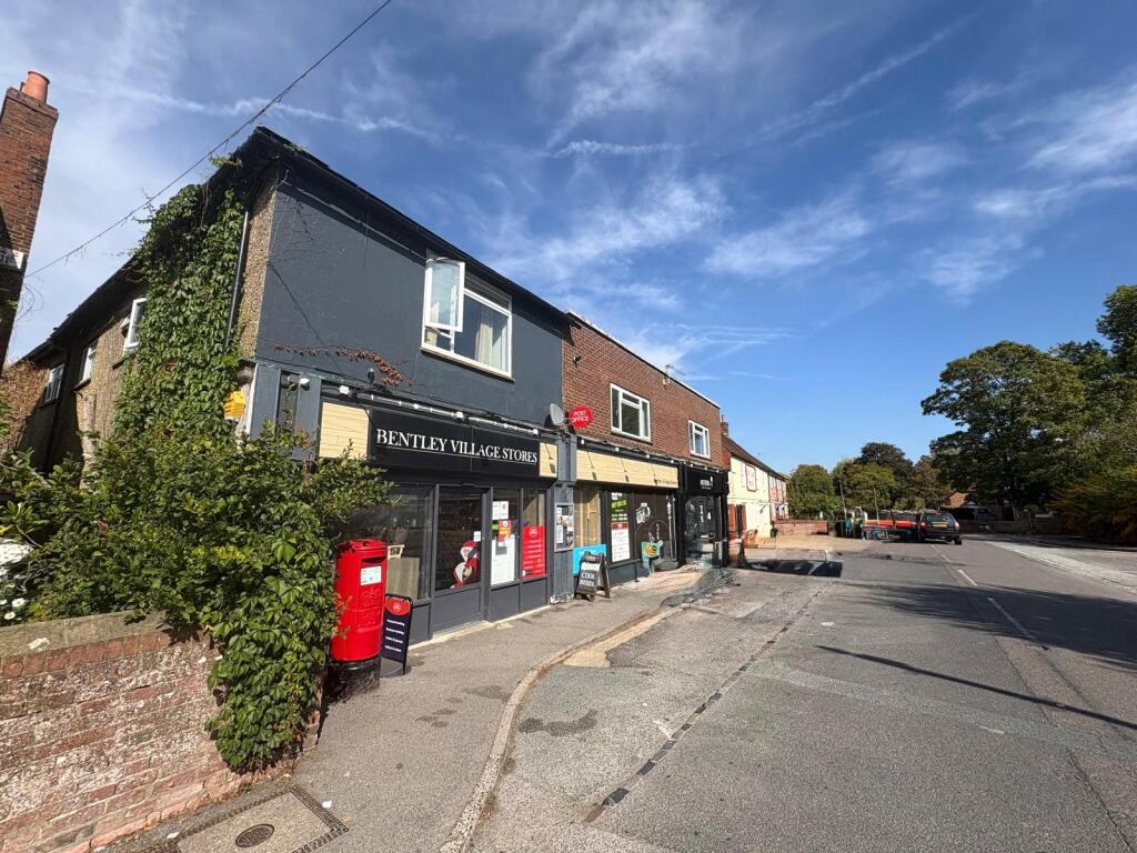 2 bed 1st Floor Flat for rent in Bentley. From Bridges Estate Agents - Farnham 2 bed 1st Floor Flat for rent in Bentley. From Bridges Estate Agents - Farnham