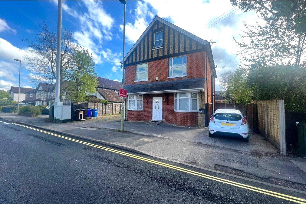 2 bed 1st Floor Flat for rent in Fleet. From Bridges Estate Agents - Fleet