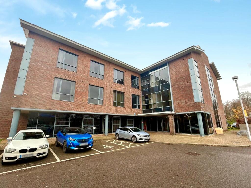 2 bed 1st Floor Flat for rent in . From Bridges Estate Agents - Fleet