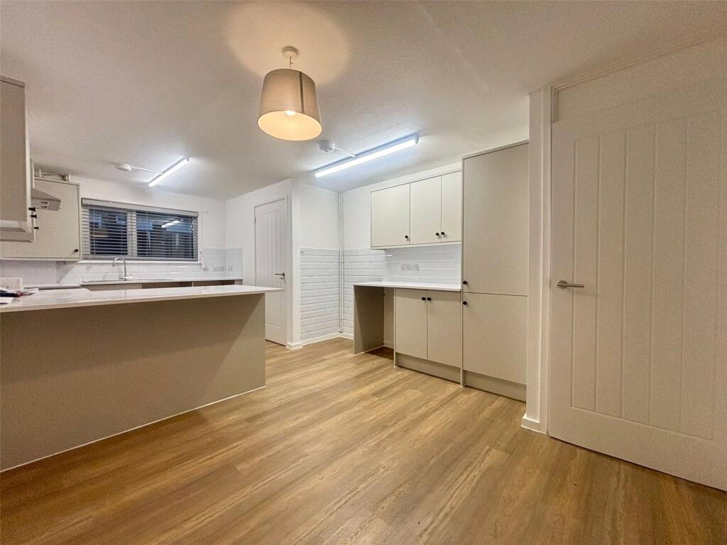3 bed Mid Terraced House for rent in Ewshot. From Bridges Estate Agents - Fleet 3 bed Mid Terraced House for rent in Ewshot. From Bridges Estate Agents - Fleet