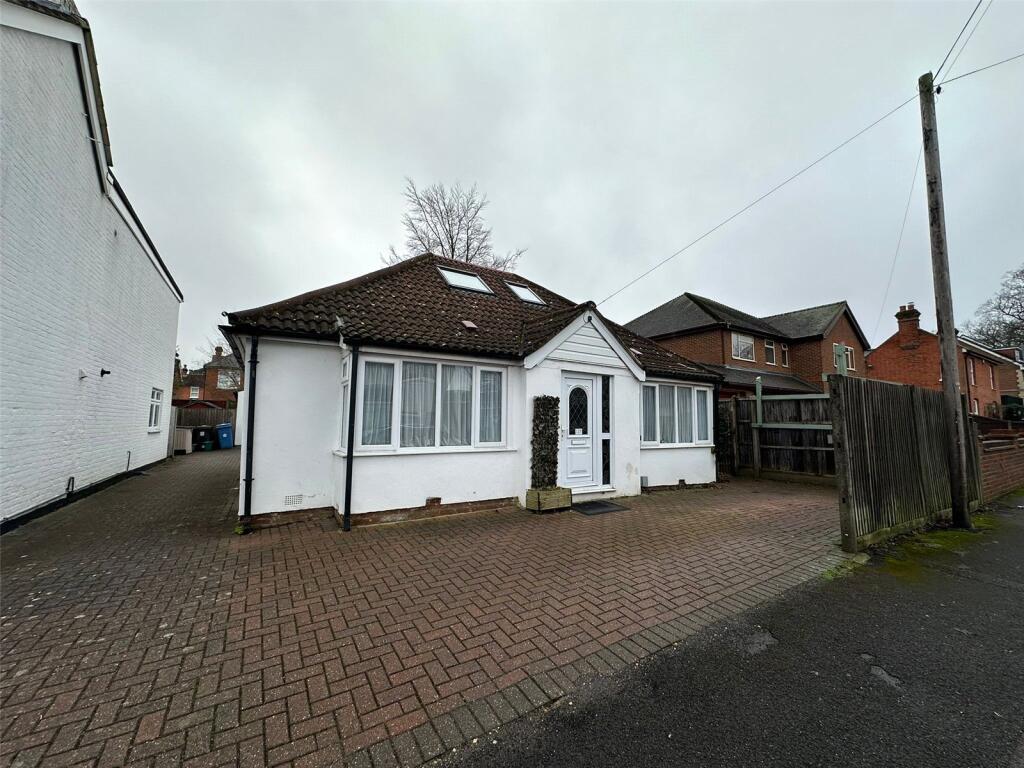 4 bed Bungalow for rent in Fleet. From Bridges Estate Agents - Fleet
