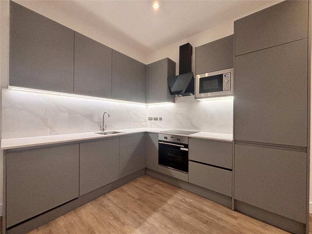 1 bed 1st Floor Flat for rent in Fleet. From Bridges Estate Agents - Fleet