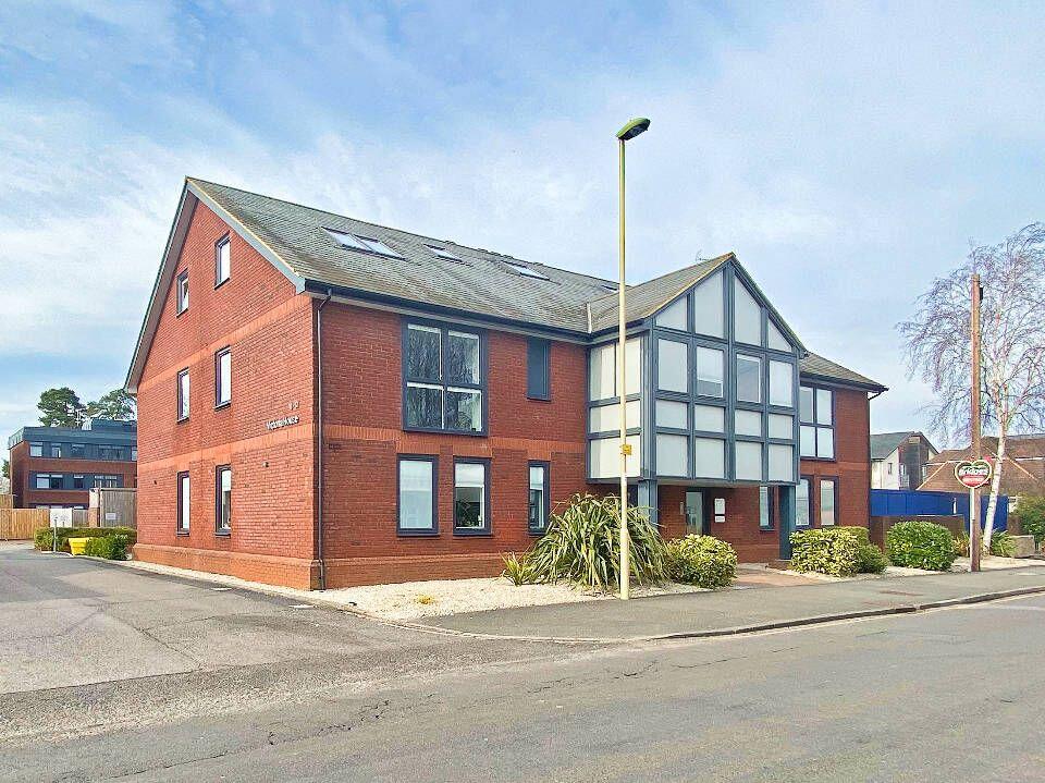 1 bed 1st Floor Flat for rent in Fleet. From Bridges Estate Agents - Fleet