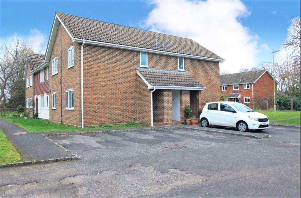 1 bed 1st Floor Flat for rent in Crookham Village. From Bridges Estate Agents - Fleet
