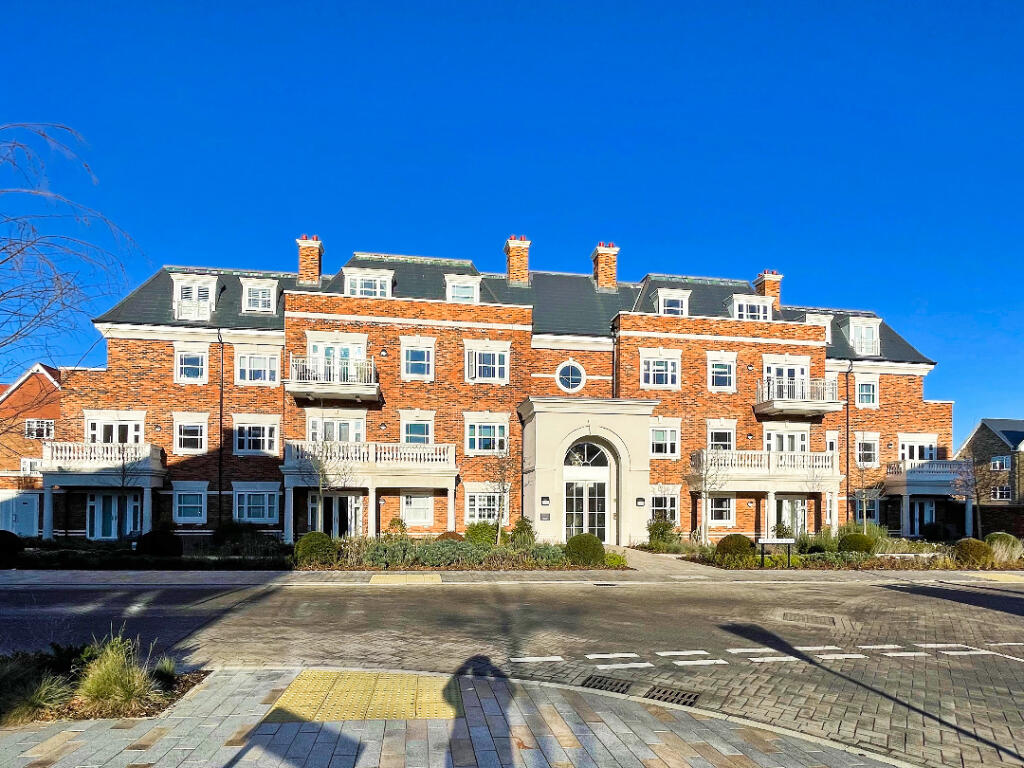 2 bed 1st Floor Flat for rent in Fleet. From Bridges Estate Agents - Fleet