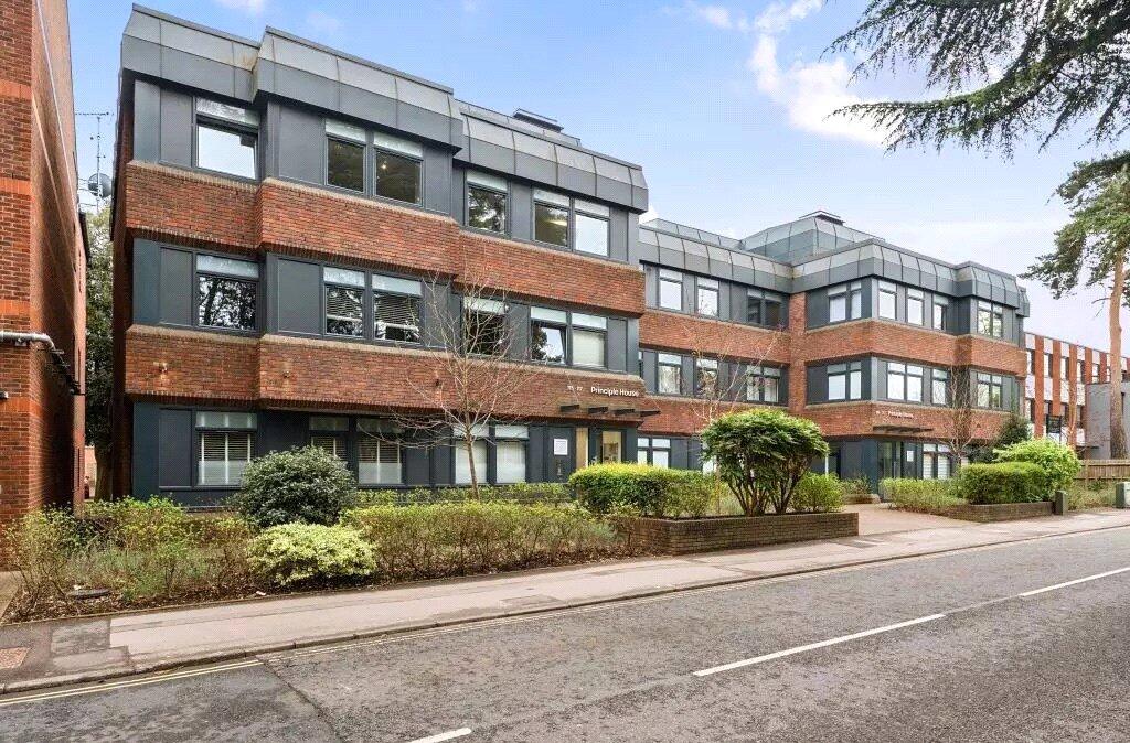 2 bed 1st Floor Flat for rent in Fleet. From Bridges Estate Agents - Fleet