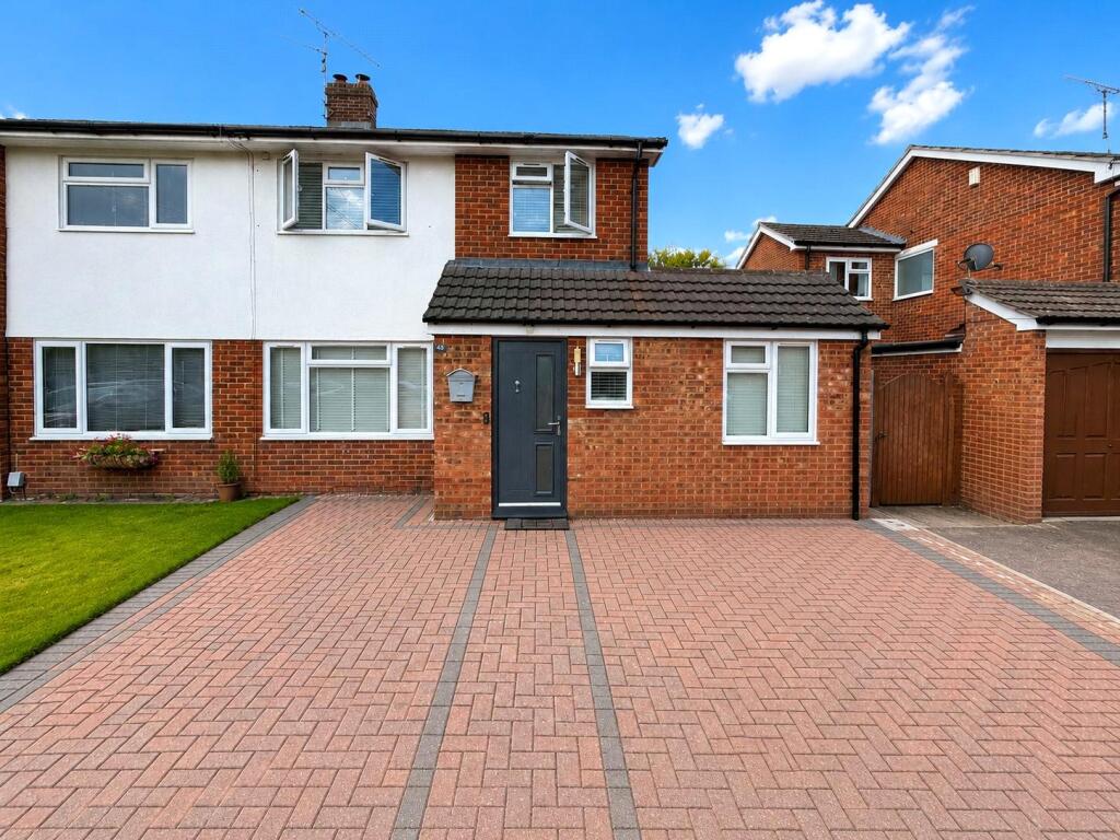 4 bed Semi Detached for rent in Fleet. From Bridges Estate Agents - Fleet