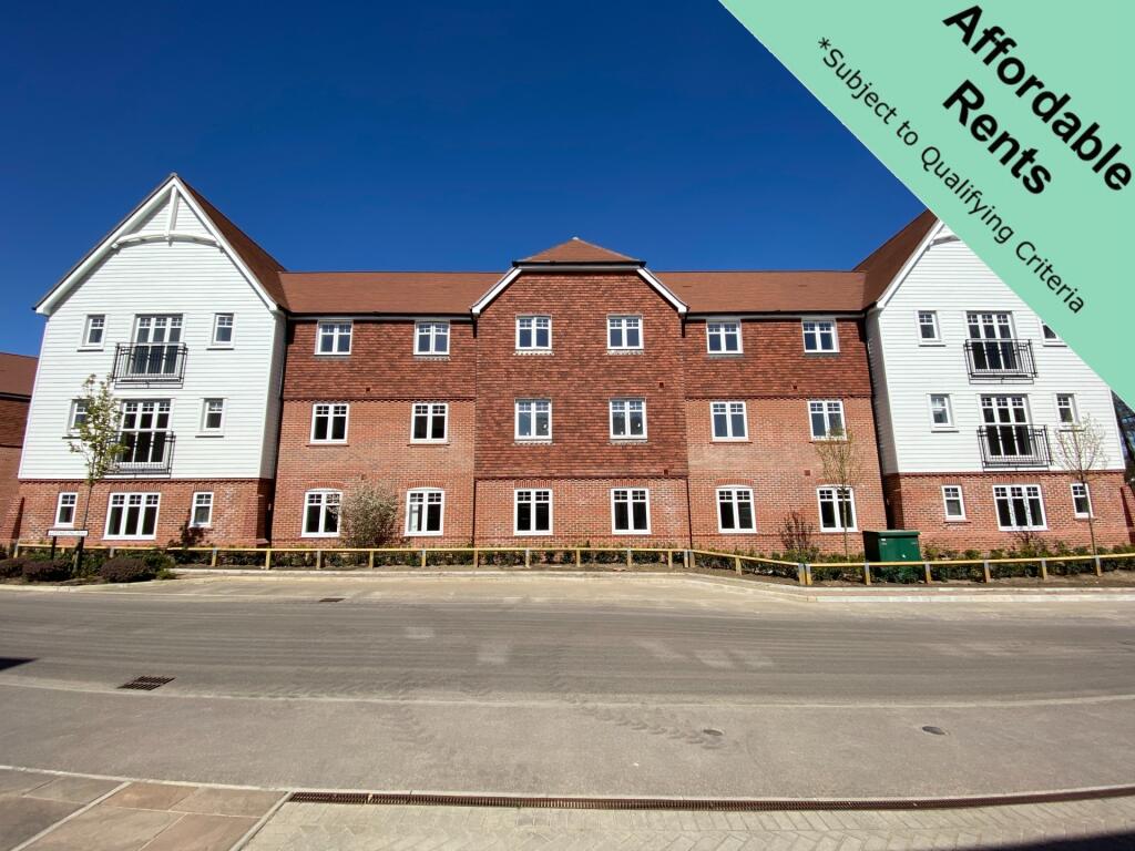 1 bed 1st Floor Flat for rent in Elvetham Heath. From Bridges Estate Agents - Fleet
