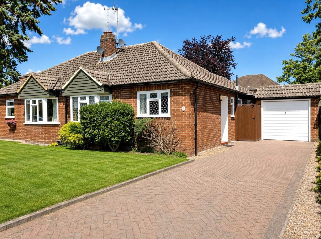 3 bed Bungalow for rent in Fleet. From Bridges Estate Agents - Fleet