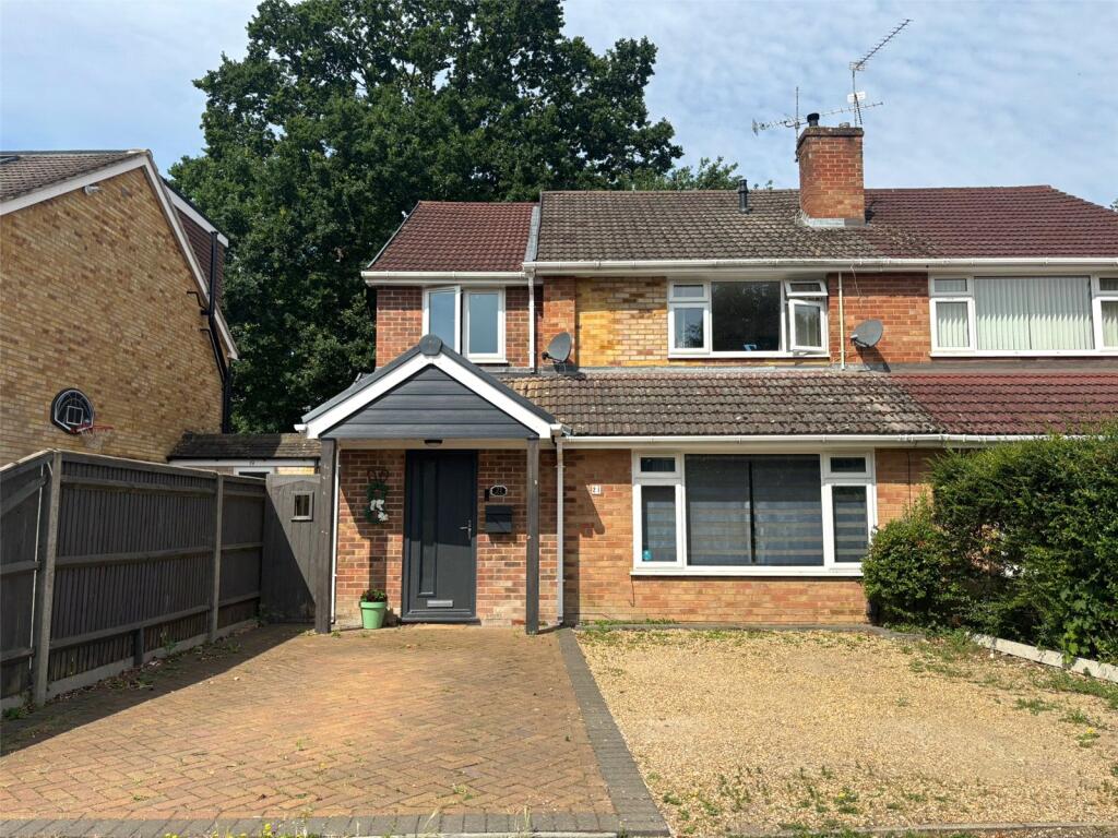 4 bed Semi Detached for rent in Ewshot. From Bridges Estate Agents - Fleet 4 bed Semi Detached for rent in Ewshot. From Bridges Estate Agents - Fleet