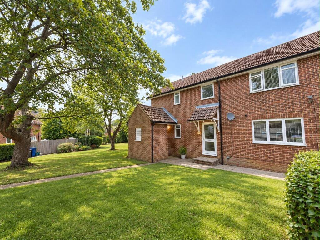 0 bed Studio for rent in Ewshot. From Bridges Estate Agents - Fleet 0 bed Studio for rent in Ewshot. From Bridges Estate Agents - Fleet