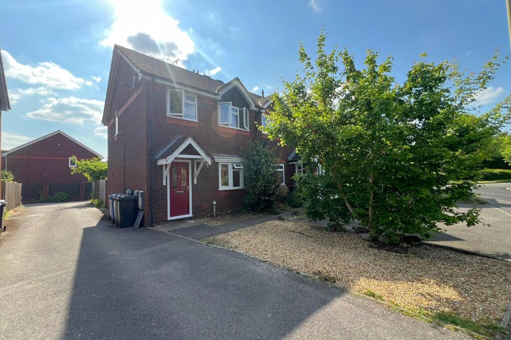 3 bed End of Terrace for rent in Crookham Village. From Bridges Estate Agents - Fleet
