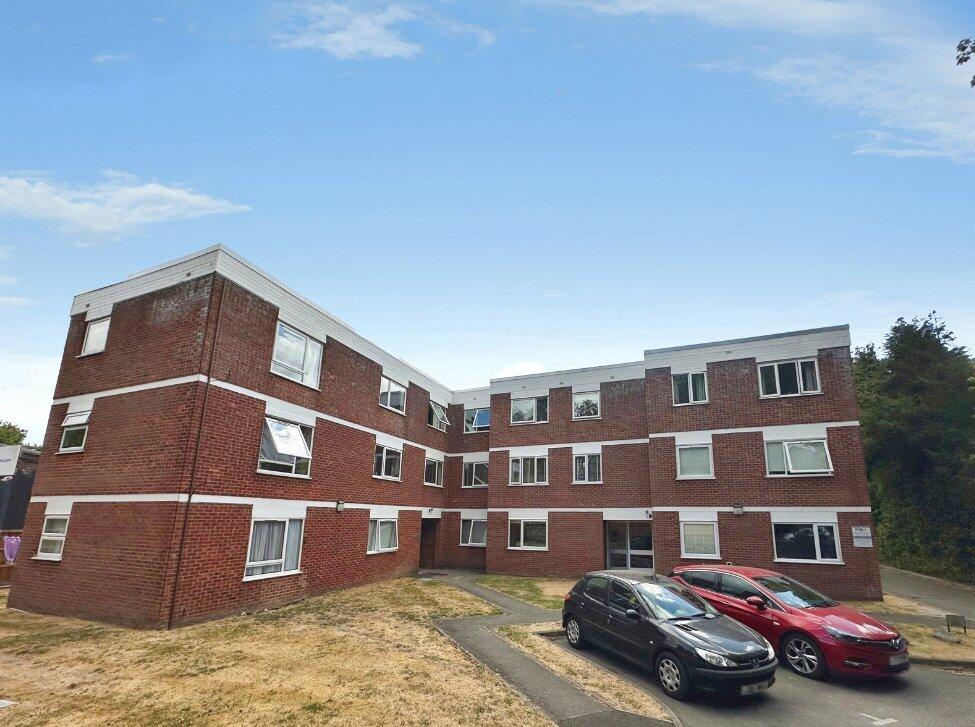 2 bed 1st Floor Flat for rent in Fleet. From Bridges Estate Agents - Fleet