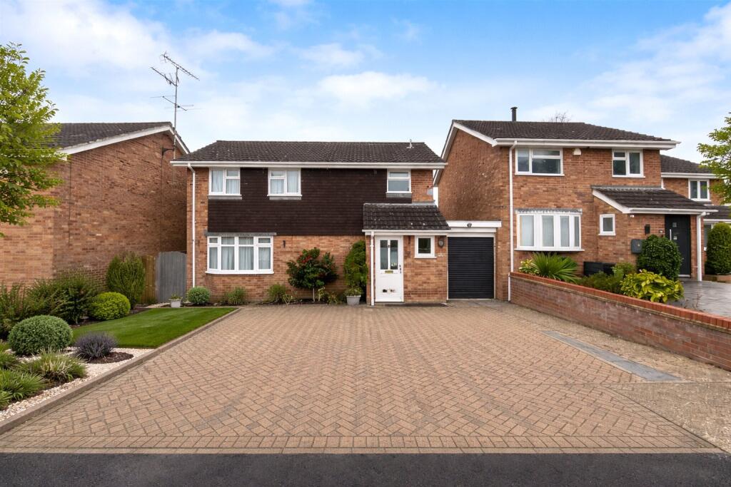 3 bed Link detached for rent in Frimley. From Bridges Estate Agents - Frimley