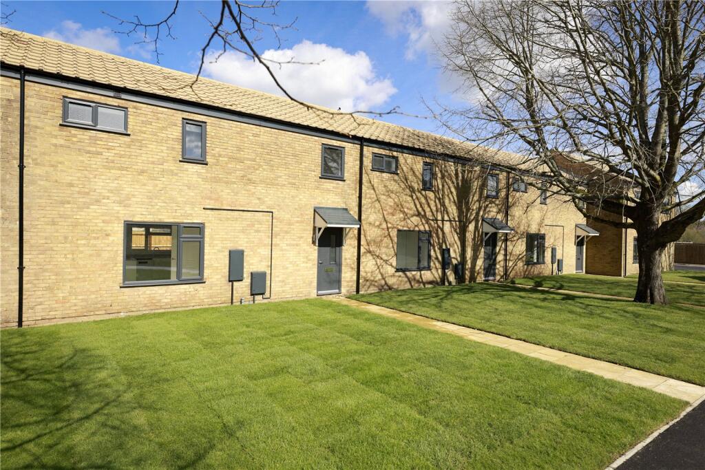 3 bed Detached for rent in Deepcut. From Bridges Estate Agents - Frimley 3 bed Detached for rent in Deepcut. From Bridges Estate Agents - Frimley