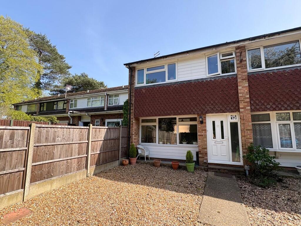 3 bed End of Terrace for rent in Frimley. From Bridges Estate Agents - Frimley