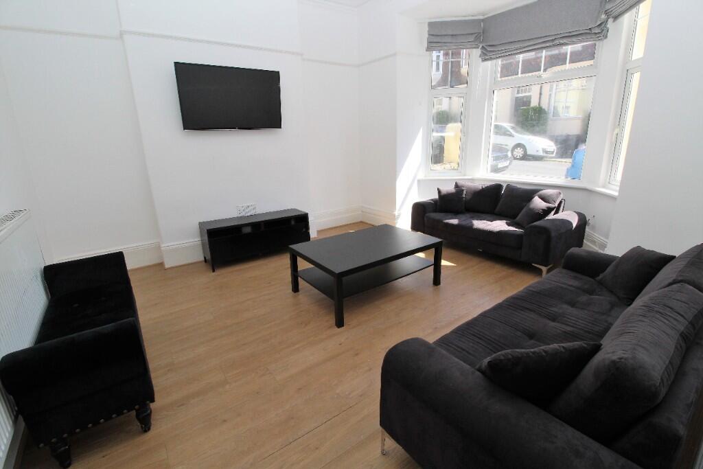 8 bed Mid Terraced House for rent in Plymouth. From Student Life - Plymouth