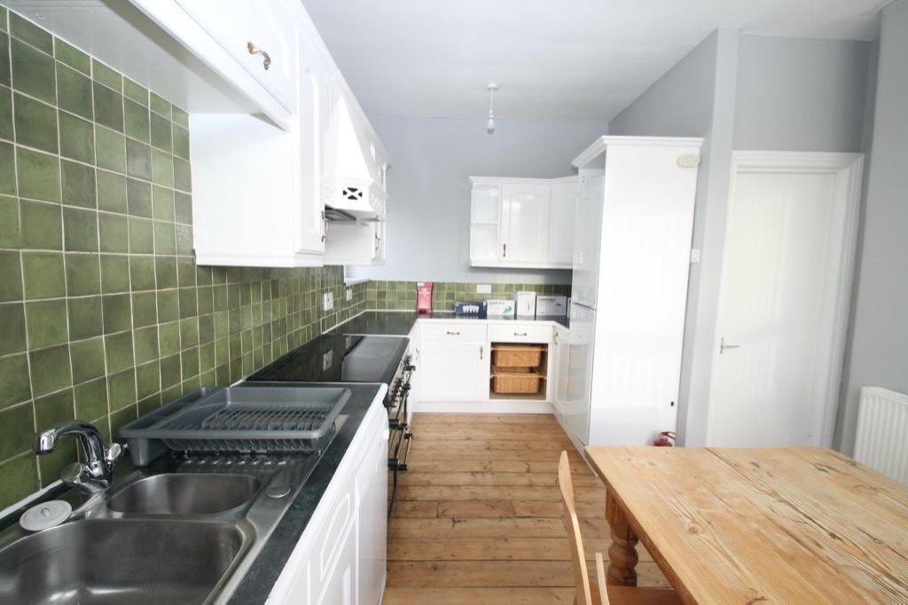 8 bed Mid Terraced House for rent in Plymouth. From Student Life - Plymouth 8 bed Mid Terraced House for rent in Plymouth. From Student Life - Plymouth