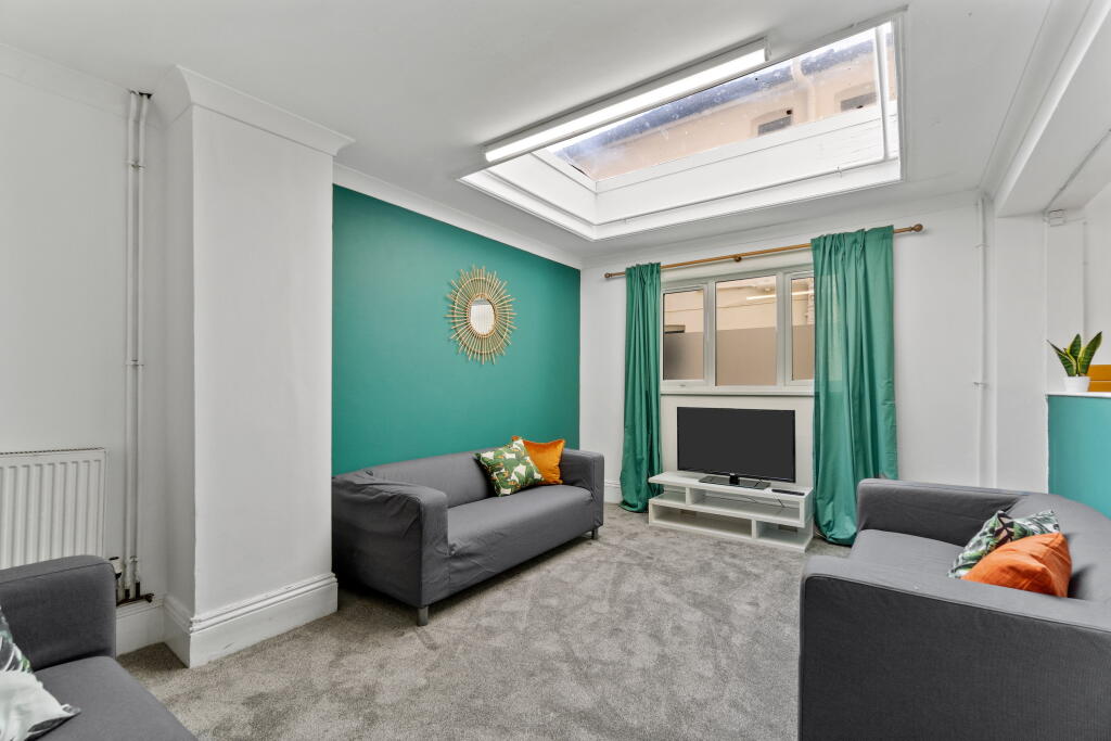 6 bed Annexe for rent in Plymouth. From Student Life - Plymouth 6 bed Annexe for rent in Plymouth. From Student Life - Plymouth