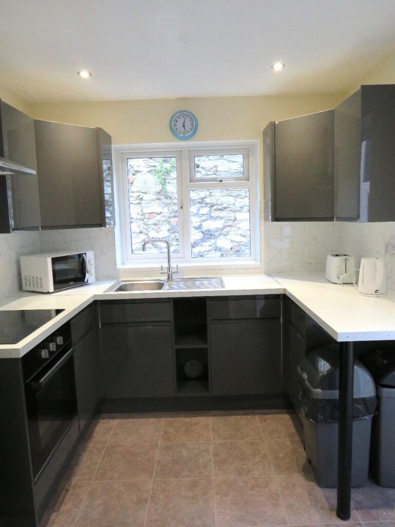 3 bed Mid Terraced House for rent in Plymouth. From Student Life - Plymouth 3 bed Mid Terraced House for rent in Plymouth. From Student Life - Plymouth