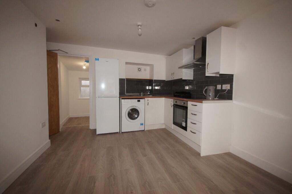1 bed 1st Floor Flat for rent in Cardiff. From Crofts Davies & Co - Cardiff