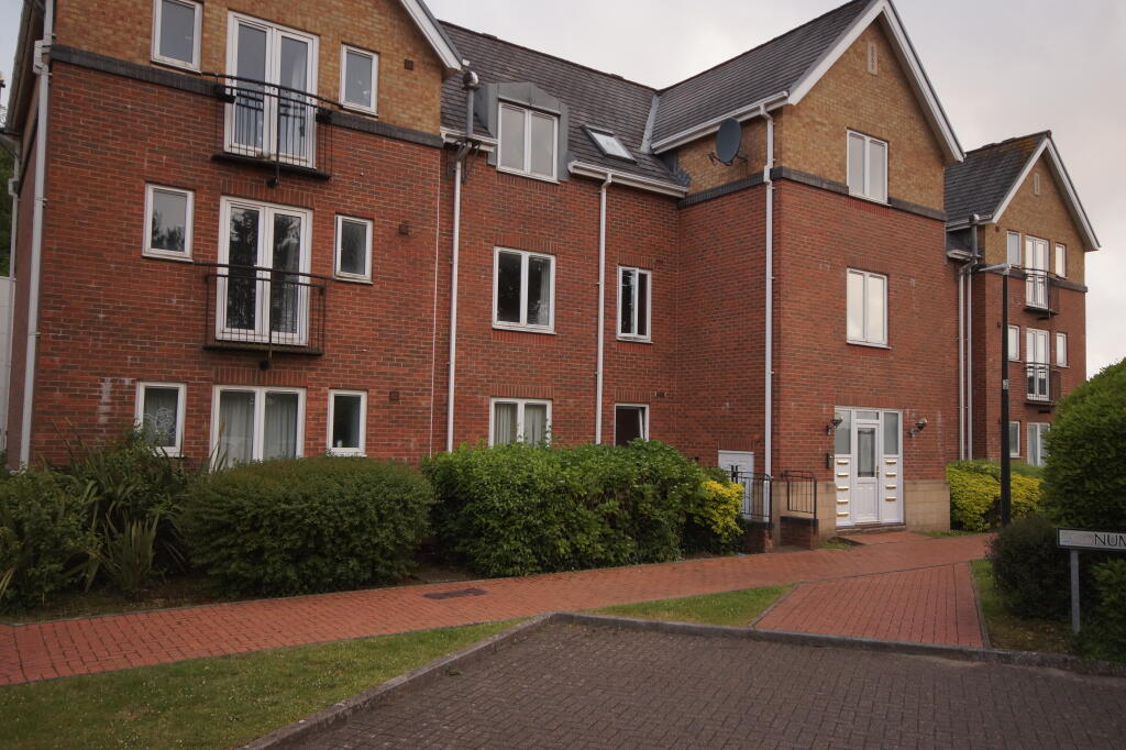 2 bed 1st Floor Flat for rent in Penarth. From Crofts Davies & Co - Cardiff
