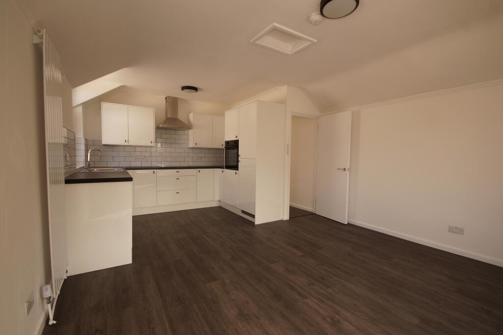 1 bed 1st Floor Flat for rent in Tongwynlais. From Crofts Davies & Co - Cardiff 1 bed 1st Floor Flat for rent in Tongwynlais. From Crofts Davies & Co - Cardiff