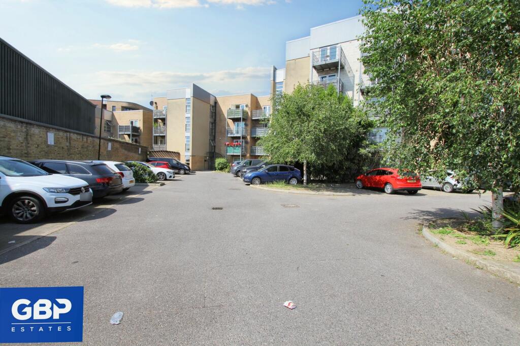 2 bed Flat for rent in Romford. From GBP Estates