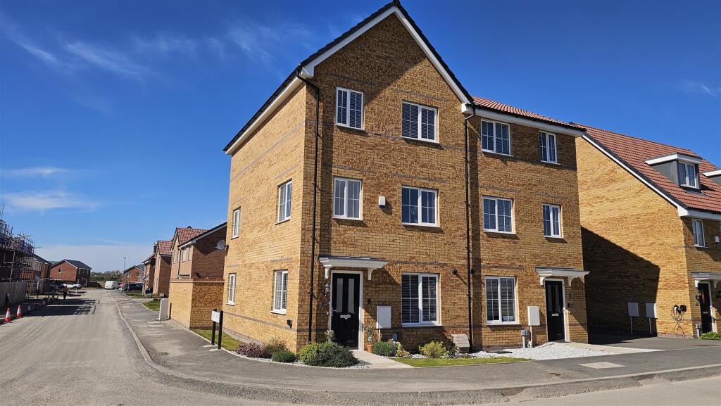 4 bed Town House for rent in Langar. From HAMMOND Property Services - Bingham