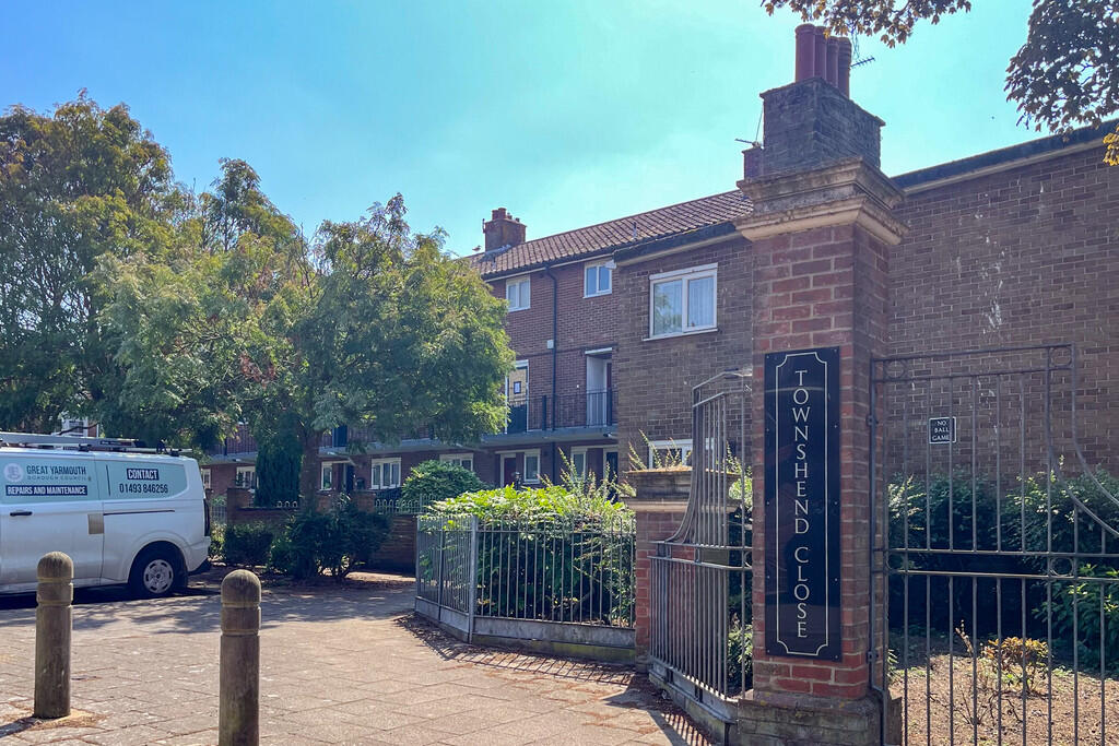 2 bed 1st Floor Flat for rent in Great Yarmouth. From Larkes Estate Agents - Great Yarmouth