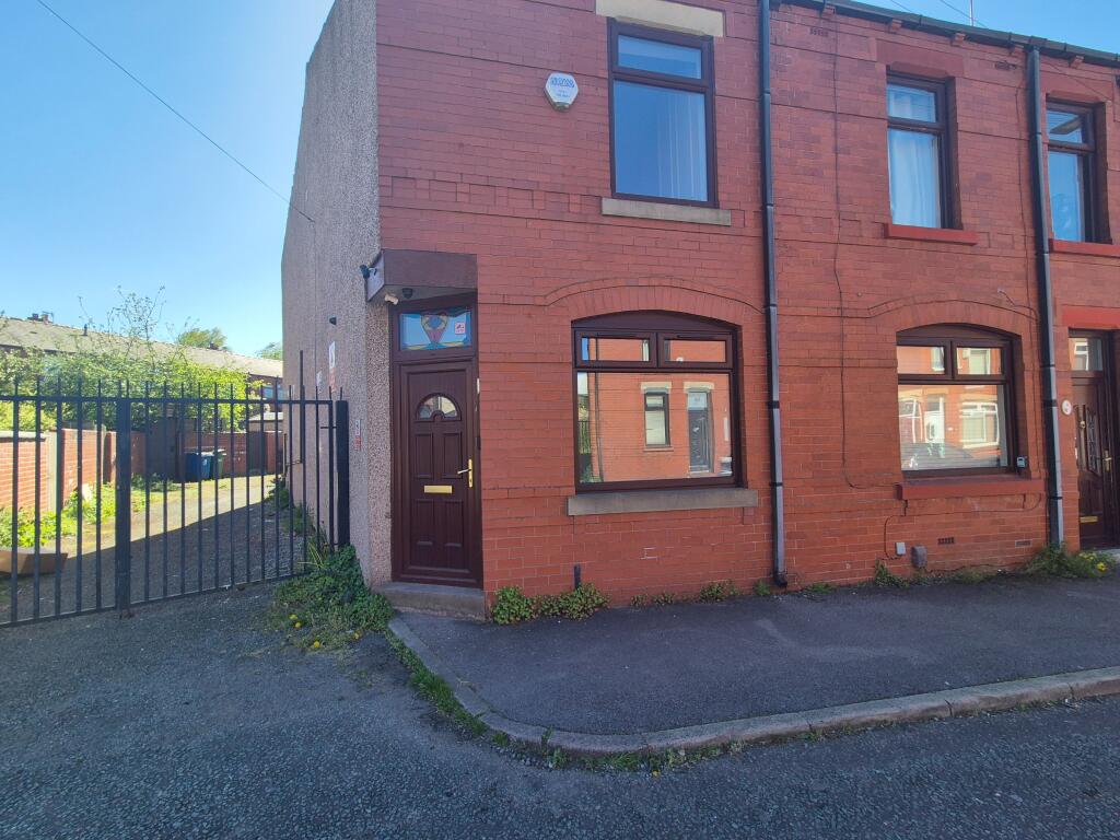 3 bed End of Terrace for rent in Wigan. From Northwood - Wigan
