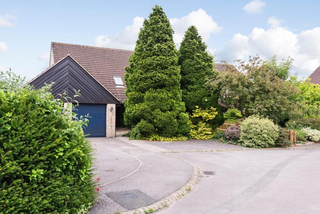 4 bed Detached for rent in Chippenham. From Zest - Bath 4 bed Detached for rent in Chippenham. From Zest - Bath