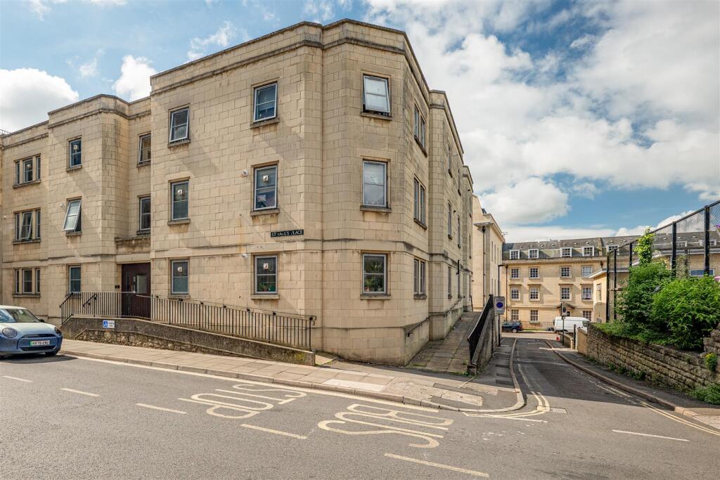 2 bed 1st Floor Flat for rent in Upper Swainswick. From Zest - Bath