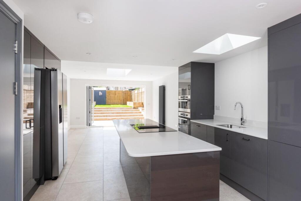 4 bed Detached for rent in Bath. From Zest - Bath