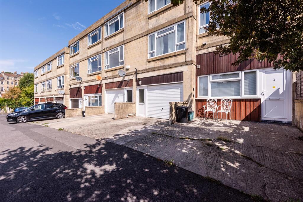4 bed Studio for rent in Upper Swainswick. From Zest - Bath