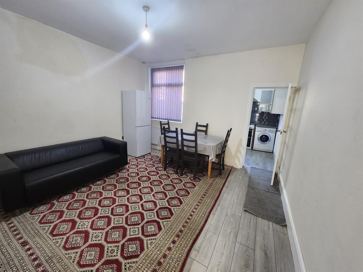 3 bed Mid Terraced House for rent in Manchester. From Buraq Estates