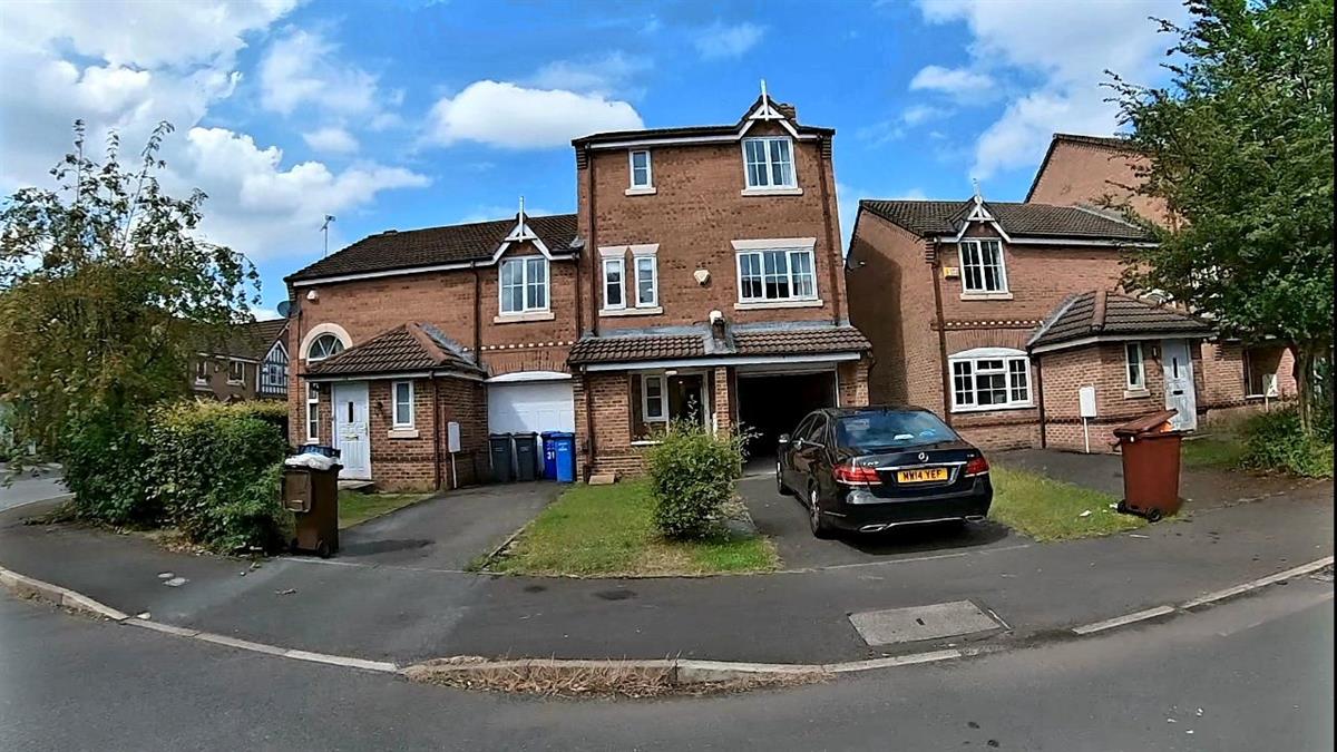 4 bed Semi Detached for rent in Manchester. From Buraq Estates 4 bed Semi Detached for rent in Manchester. From Buraq Estates