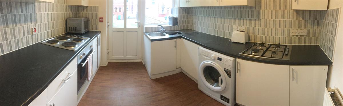 9 bed Mid Terraced House for rent in Manchester. From Buraq Estates