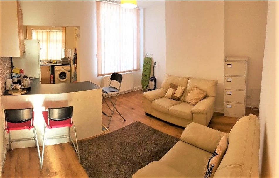 3 bed Semi Detached for rent in Manchester. From Buraq Estates 3 bed Semi Detached for rent in Manchester. From Buraq Estates