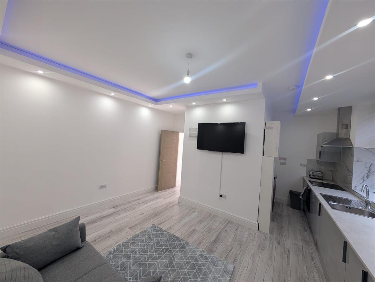 1 bed Apartment for rent in Bury. From Buraq Estates