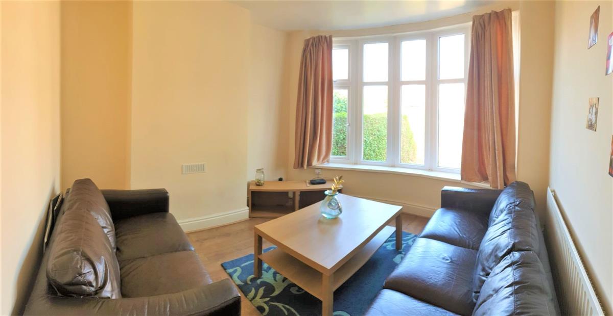 4 bed Semi Detached for rent in Manchester. From Buraq Estates 4 bed Semi Detached for rent in Manchester. From Buraq Estates