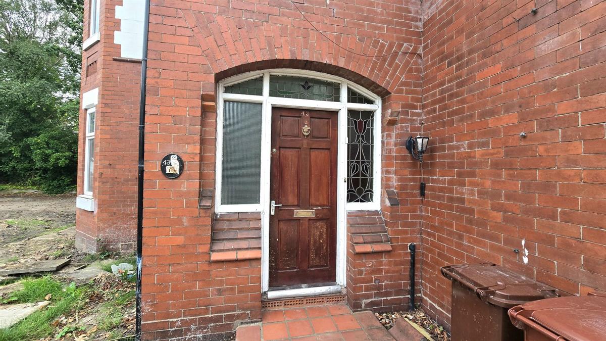 9 bed Semi Detached for rent in Manchester. From Buraq Estates