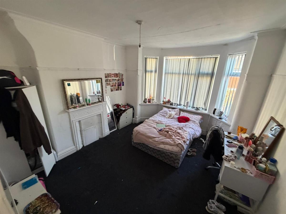 4 bed Semi Detached for rent in Manchester. From Buraq Estates