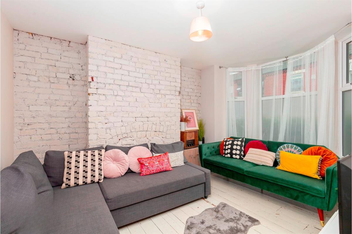 7 bed Mid Terraced House for rent in Manchester. From Buraq Estates 7 bed Mid Terraced House for rent in Manchester. From Buraq Estates