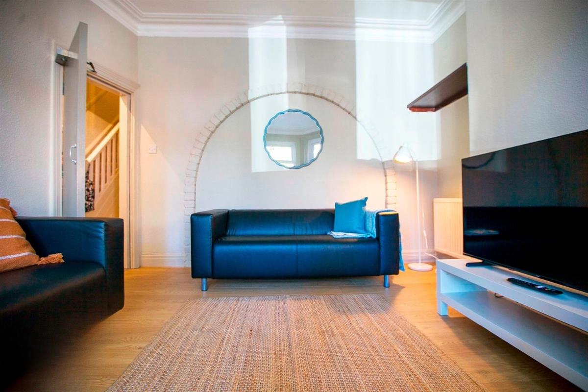 9 bed Semi Detached for rent in Manchester. From Buraq Estates